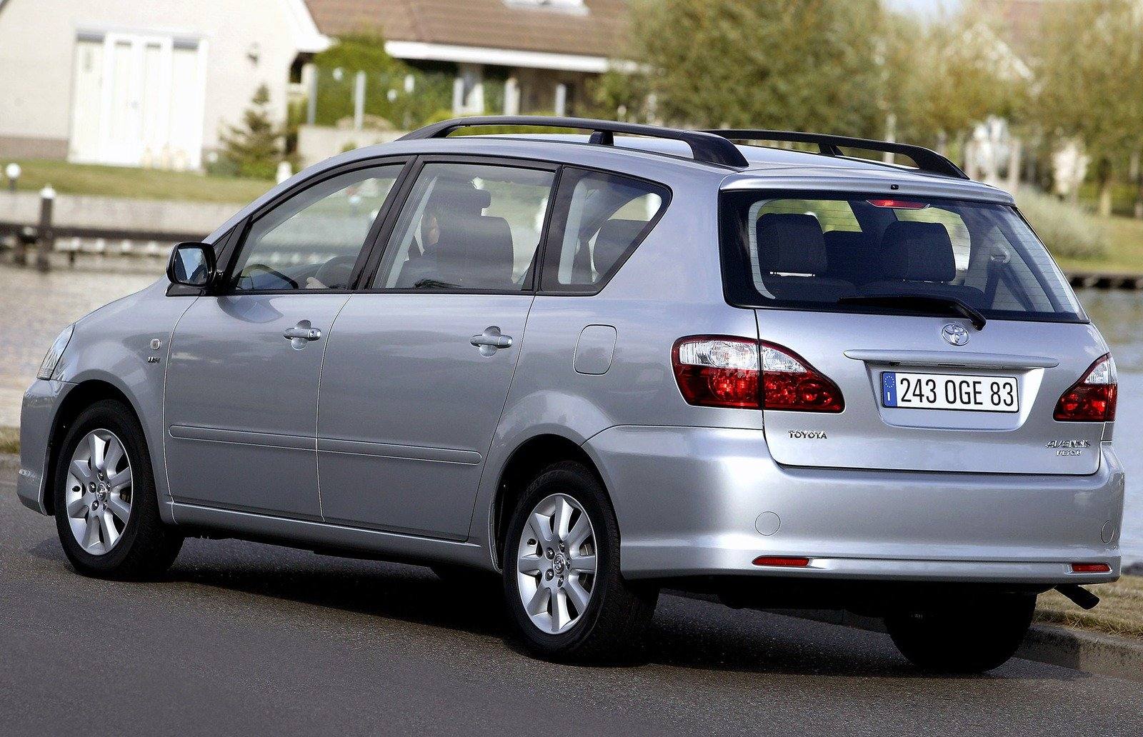 2.0 D-4D 1CD-FTV manual (Europe)