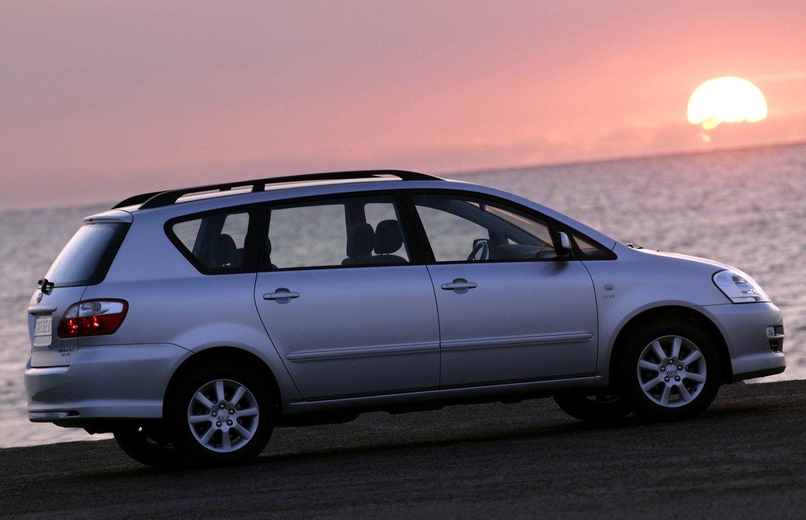 2.0 D-4D 1CD-FTV manual (Europe)