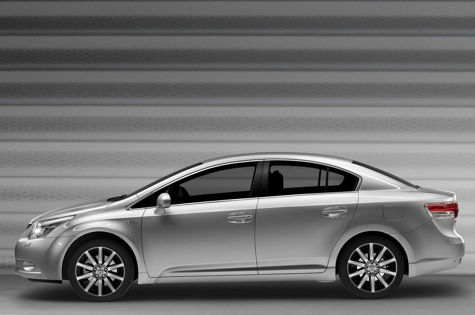 T270 2.0 Valvematic Sedan