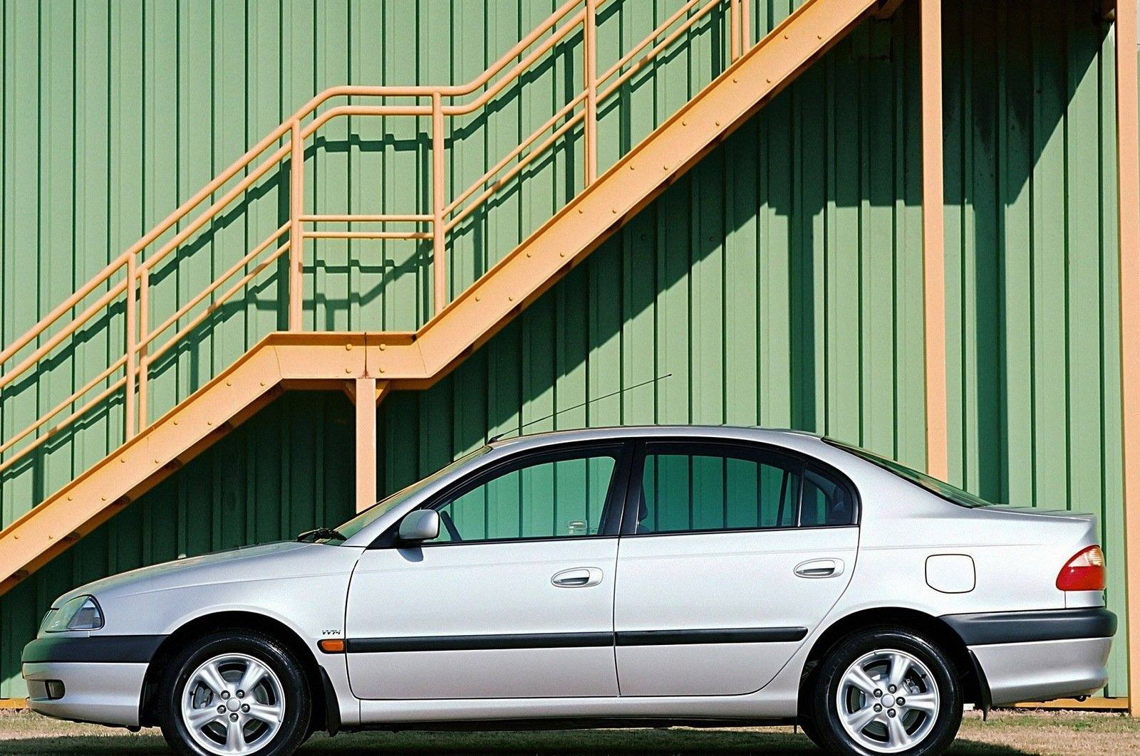1.8 VVT-i Automatic Sedan