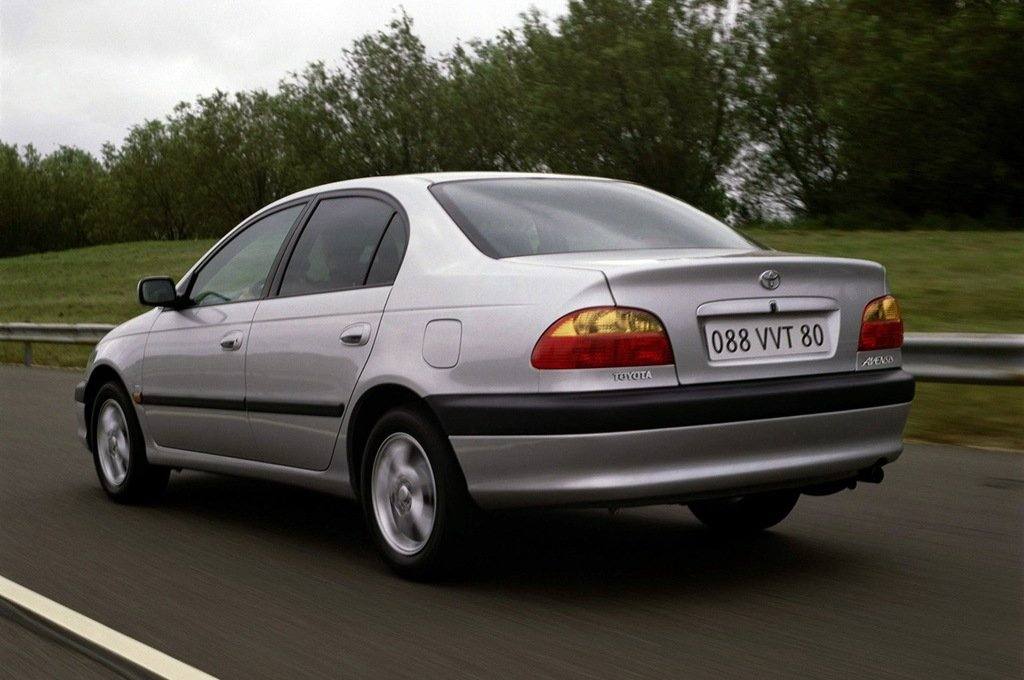 1.8 VVT-i Automatic Sedan