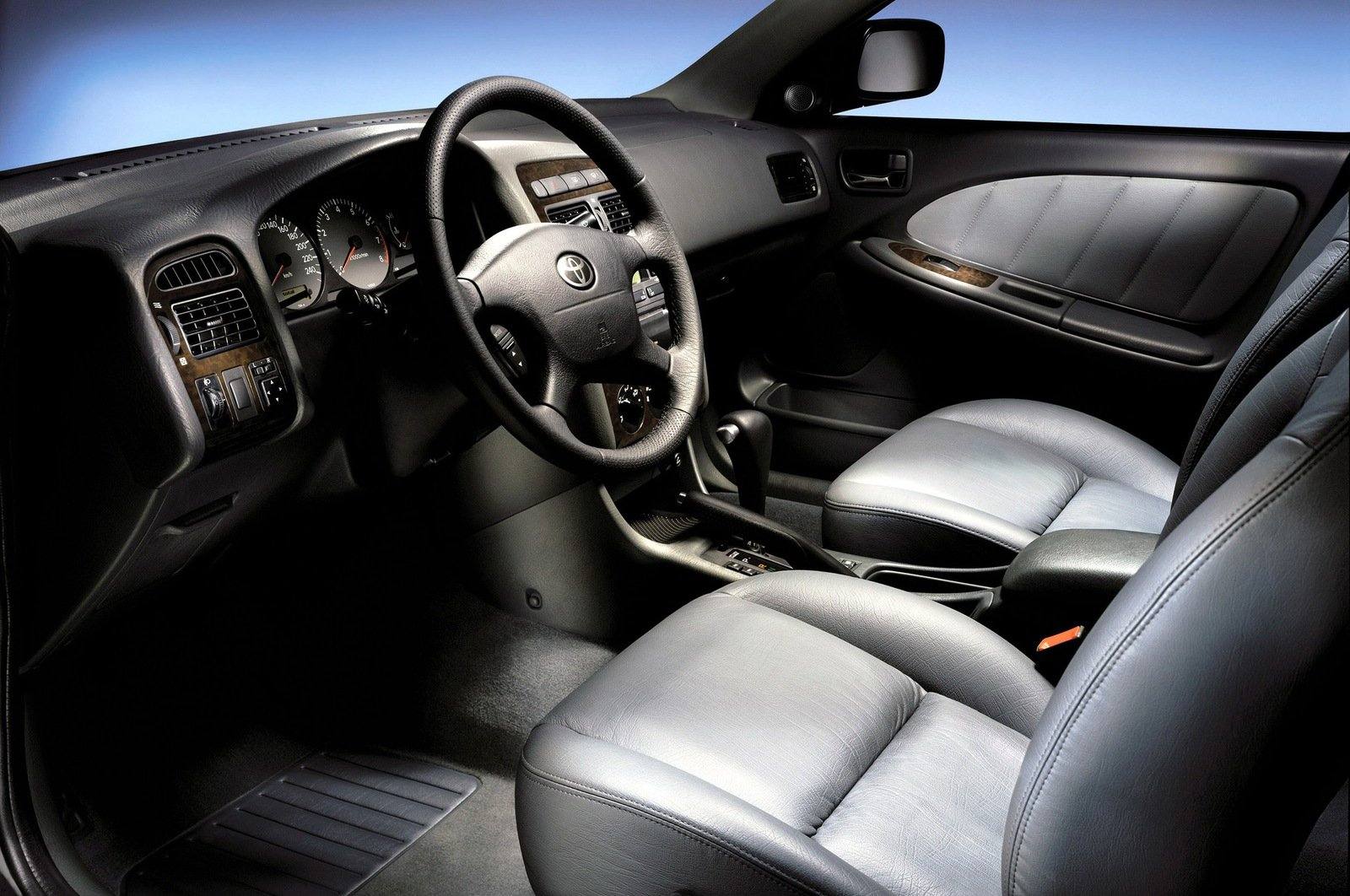1.8 VVT-i Automatic Sedan