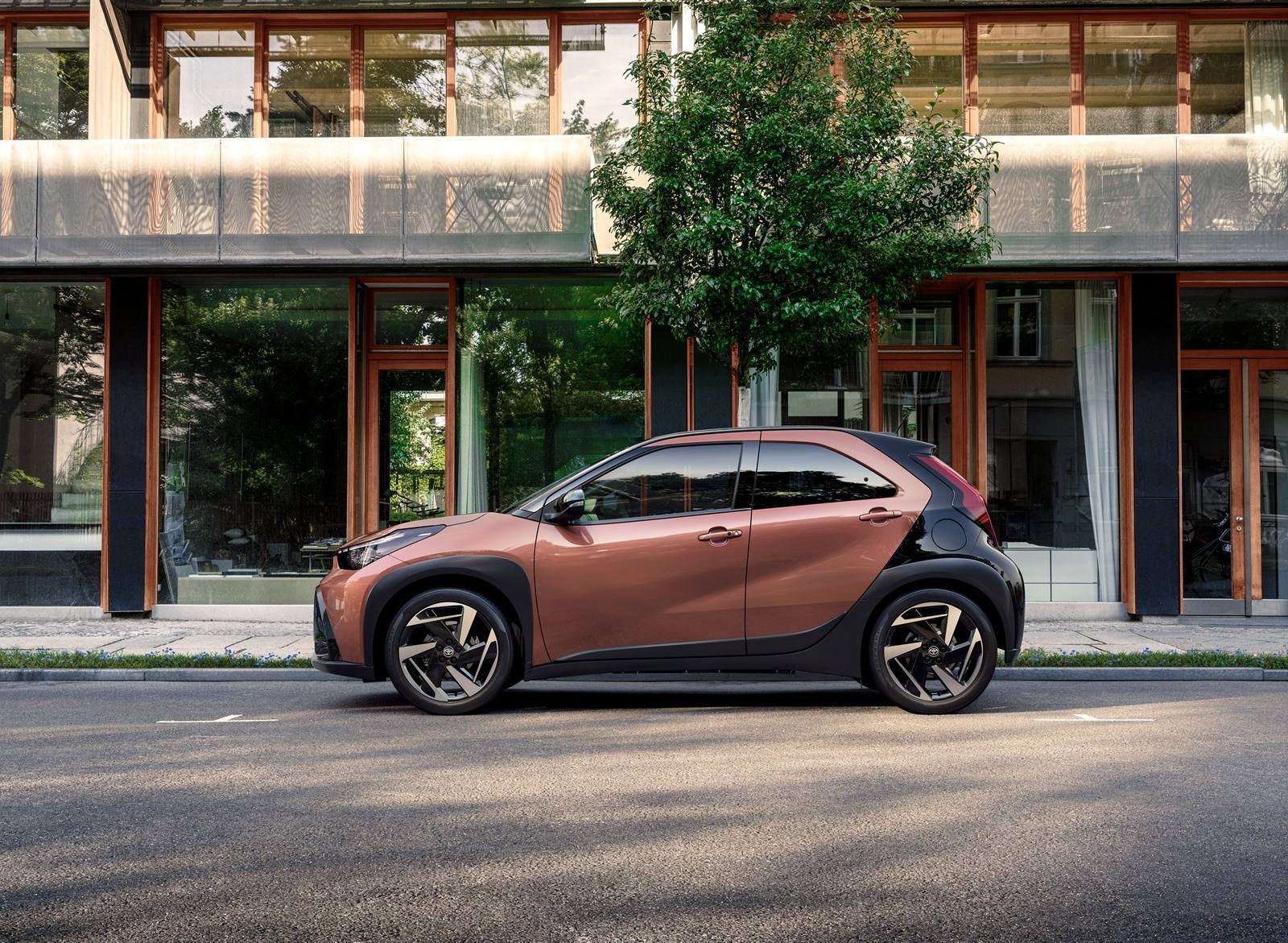 Aygo X Hybrid 115 (AB40)