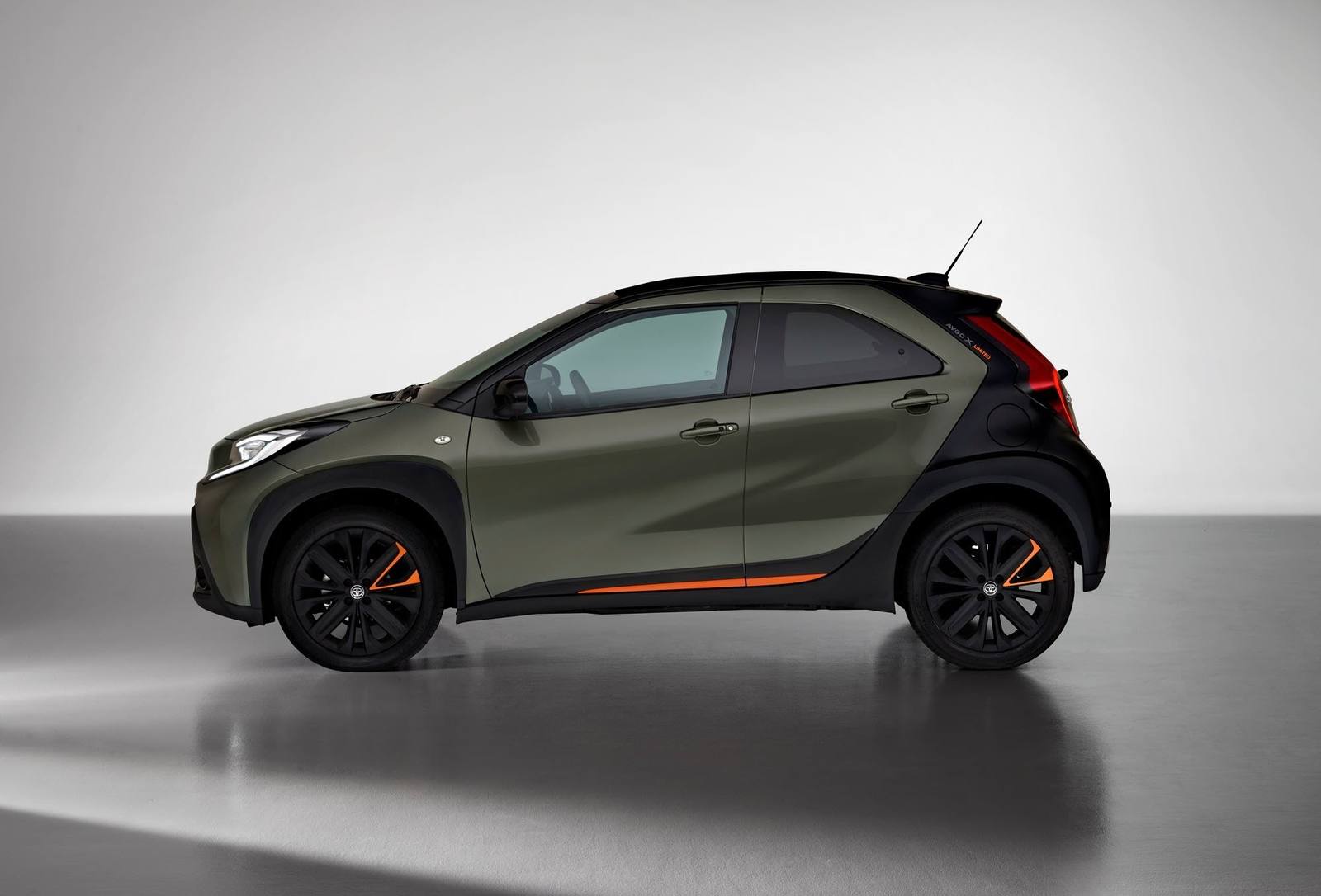 Aygo X 1.0 VVT-i (AB40)