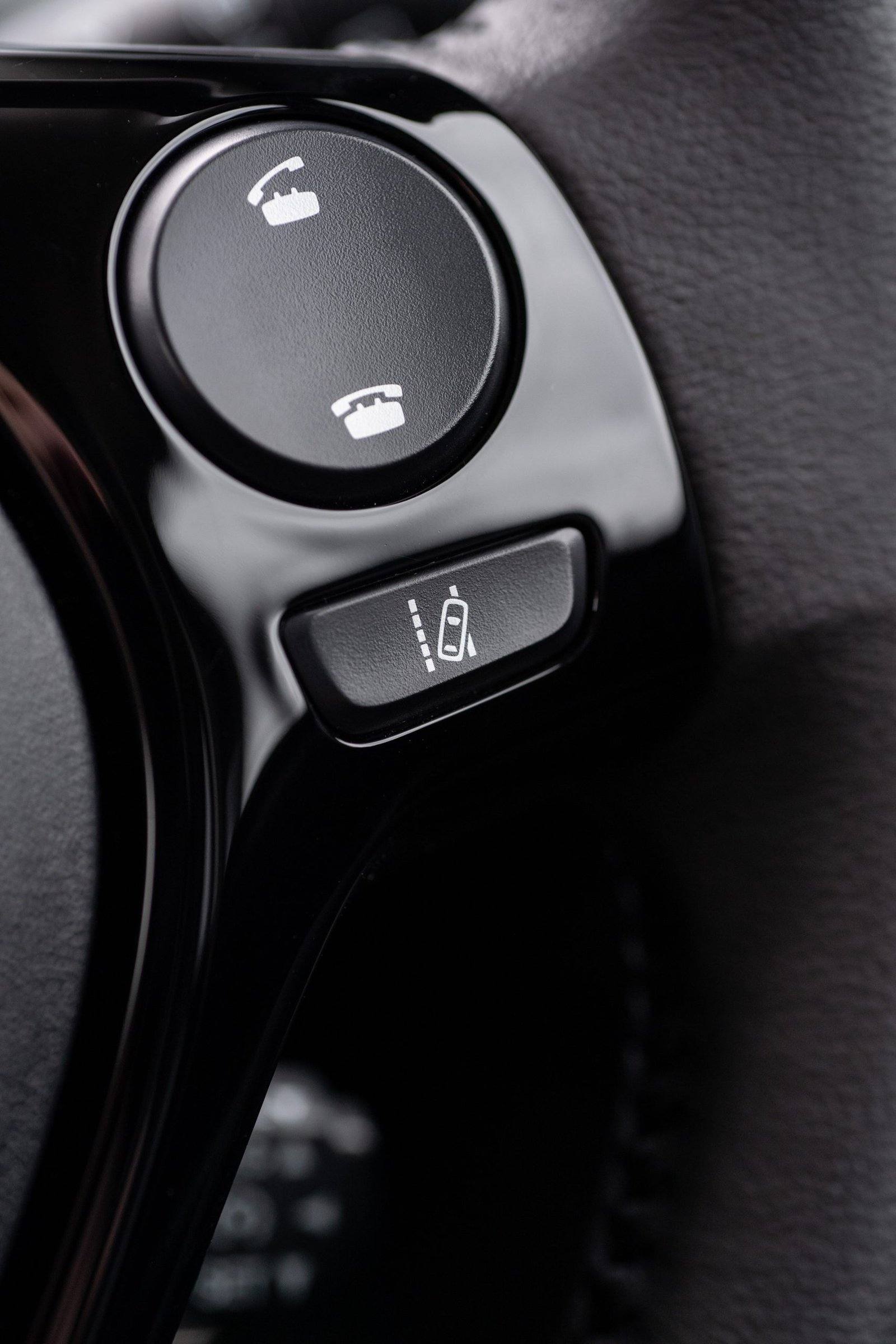 AB40 1.0 VVT-i (1KR-B52, 72 PS) 3-door