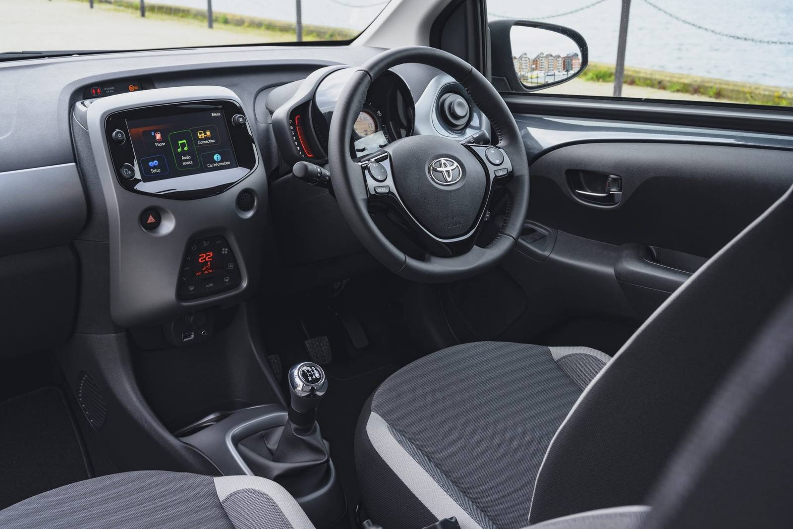 AB40 1.0 VVT-i (1KR-B52, 72 PS) 3-door
