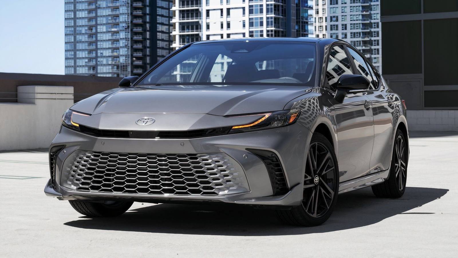2.0 Hybrid Sedan