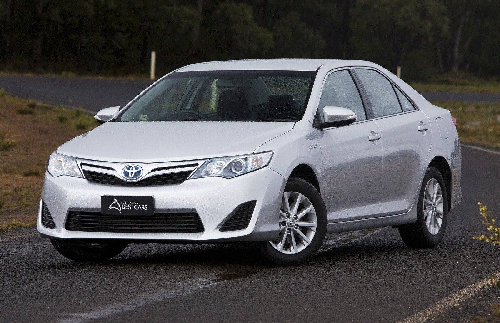 Hybrid H Sedan (2AR-FXE)