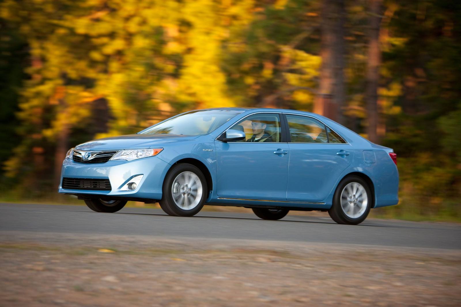 Hybrid H Sedan (2AR-FXE)