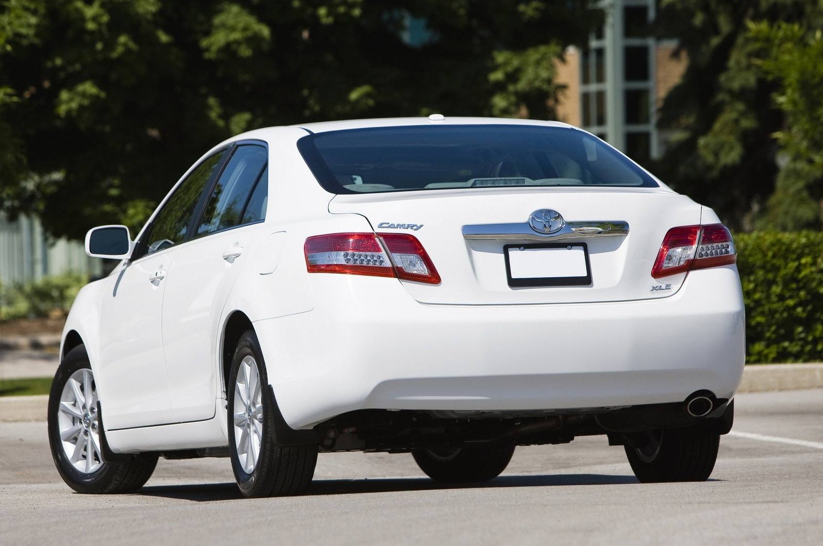 3.5 V6 SE/XLE Sedan