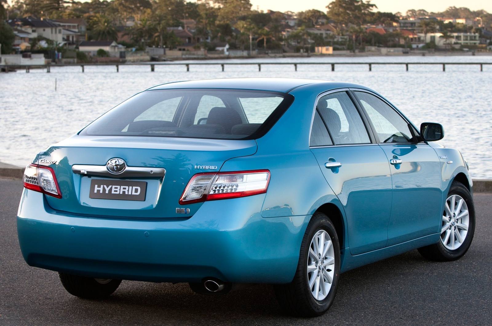 Hybrid Sedan (AU FWD automatic)
