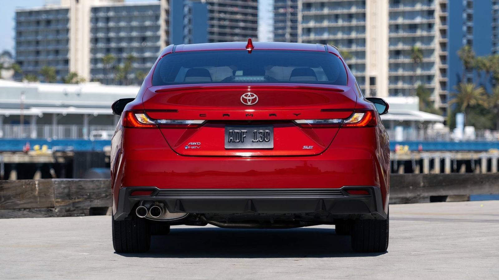 2.0 Hybrid Sedan
