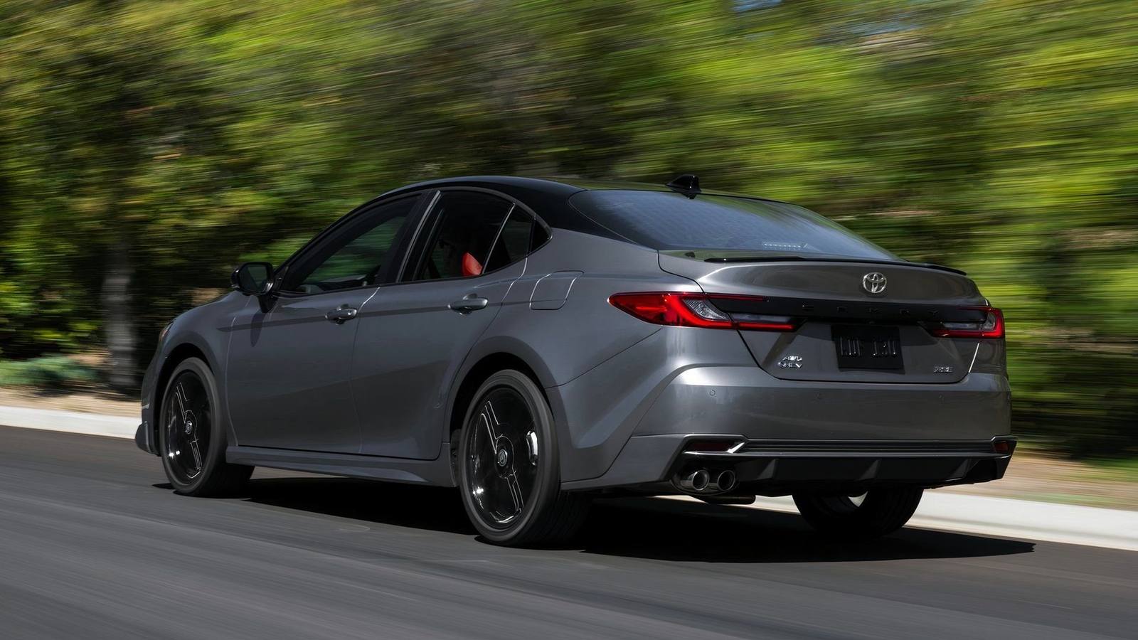 2.0 Hybrid Sedan