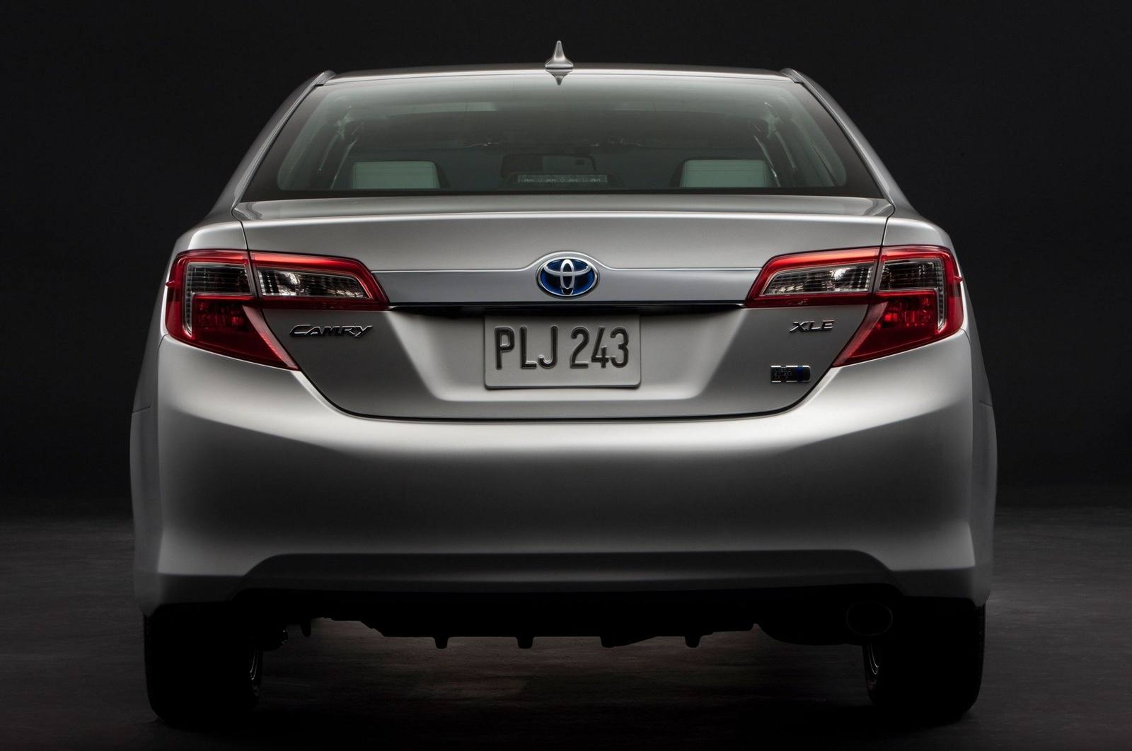 Hybrid LE/XLE Sedan