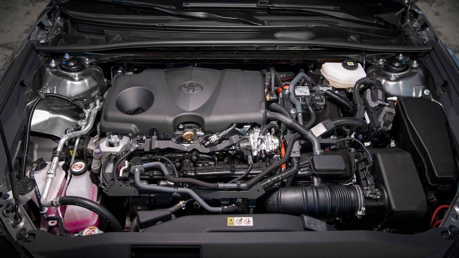 2.0 Hybrid Sedan