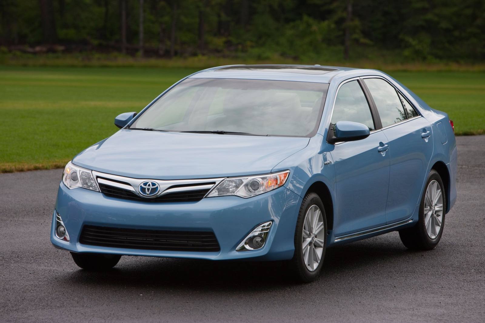 Hybrid H Sedan (2AR-FXE)
