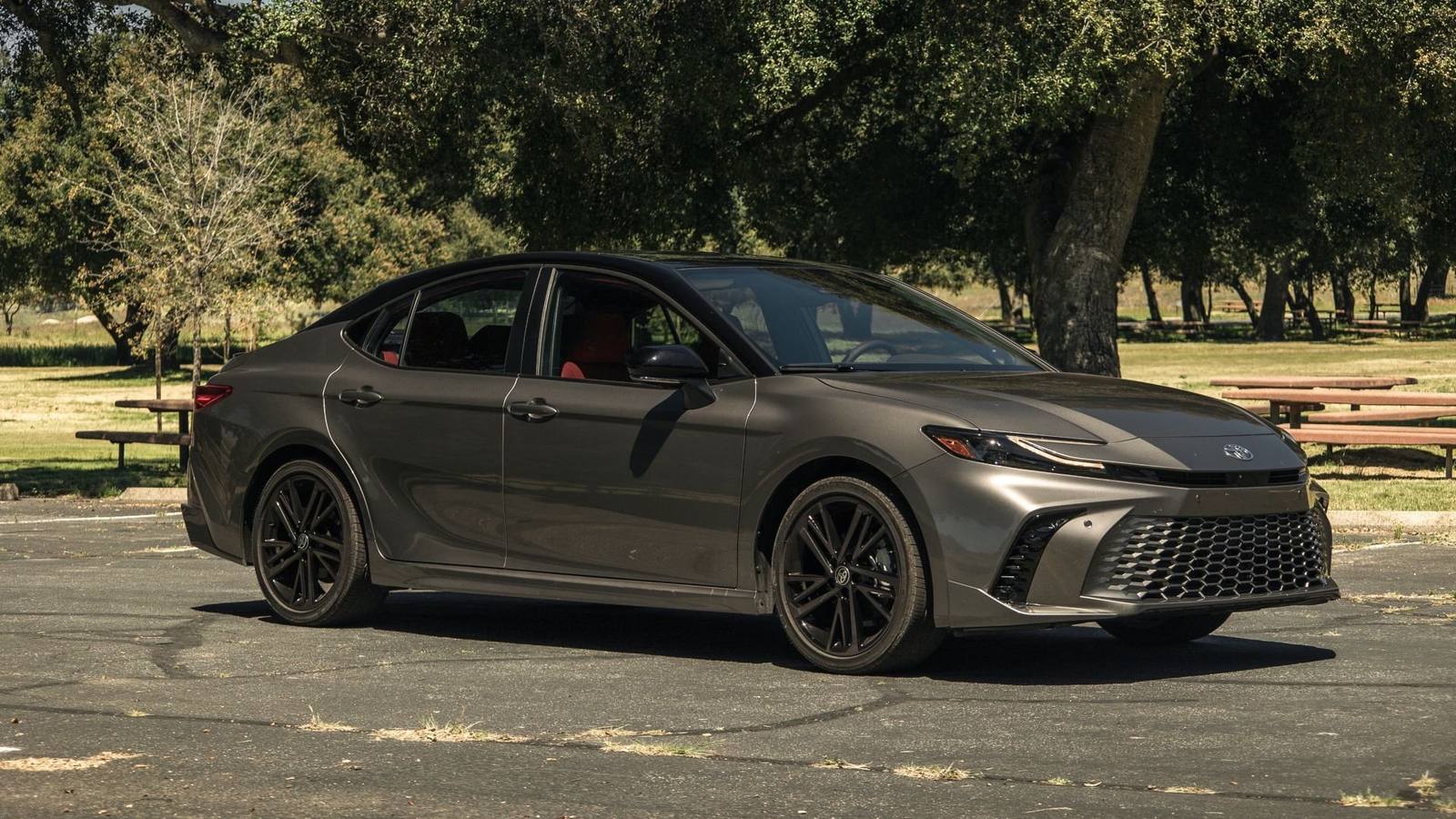 2.0 Hybrid Sedan