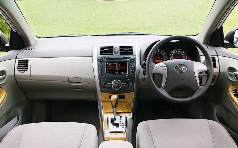 Axio 1.8 2ZR-FE 4WD CVT Sedan