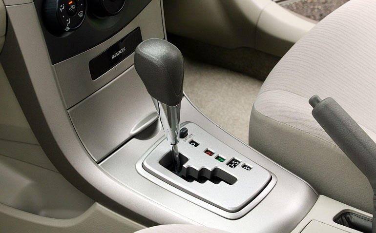 Axio 1.8 2ZR-FE 4WD CVT Sedan