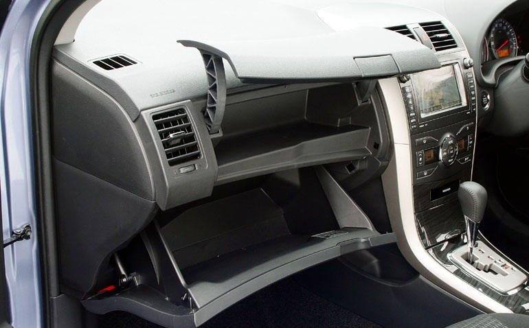 Axio 1.8 2ZR-FE 4WD CVT Sedan