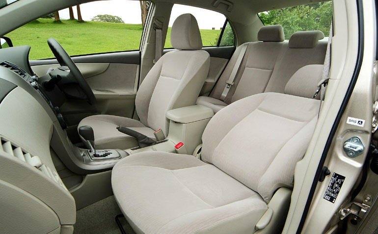 Axio 1.8 2ZR-FE 4WD CVT Sedan