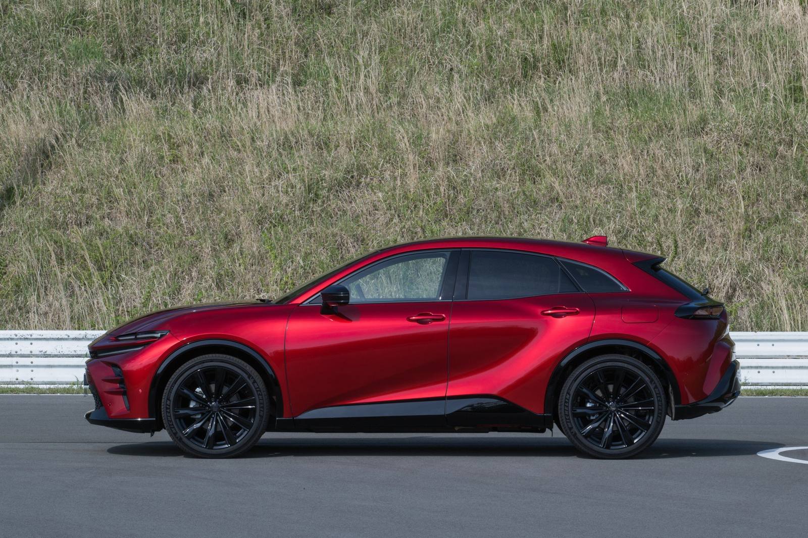Sport RS 2.5 Plug-in Hybrid E-Four SUV