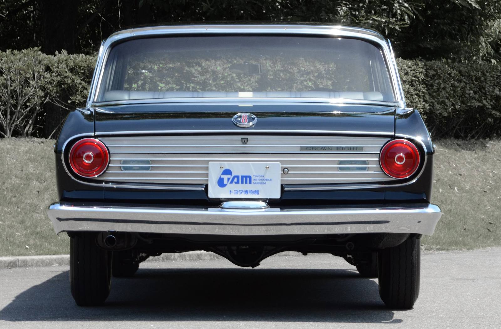 Eight 2.6 V8 Toyoglide Sedan