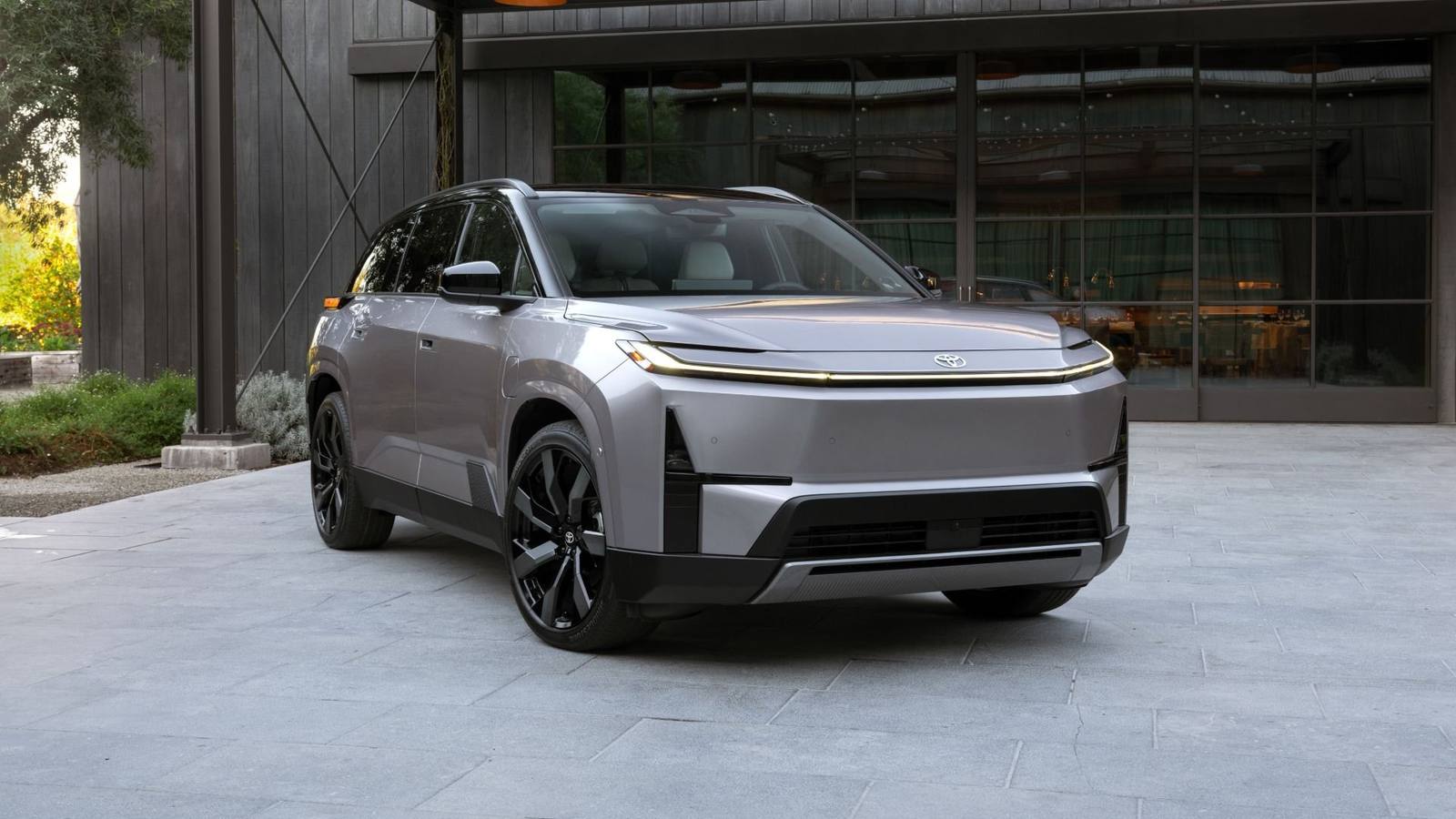 Highlander EV XLE 77 kWh AWD
