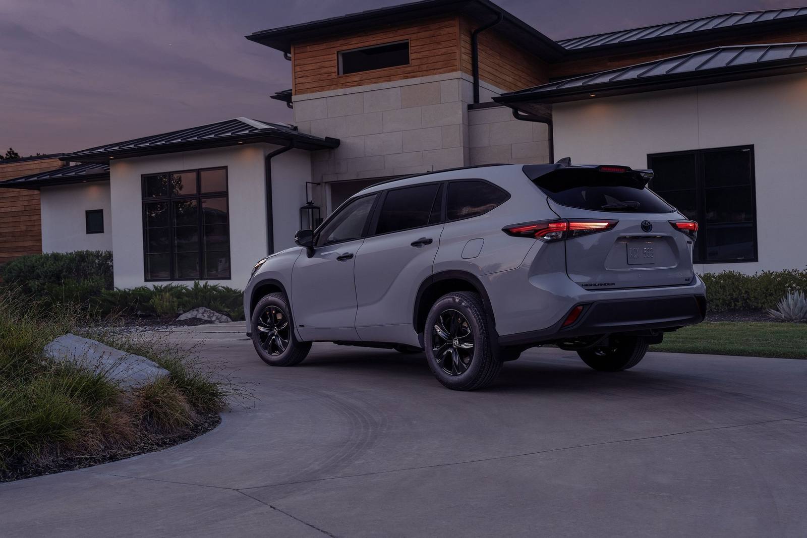 Hybrid AWD
