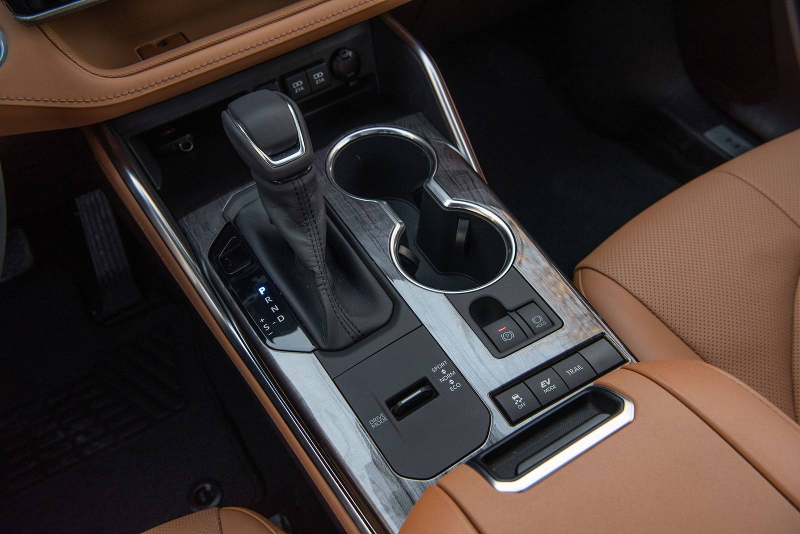Hybrid AWD