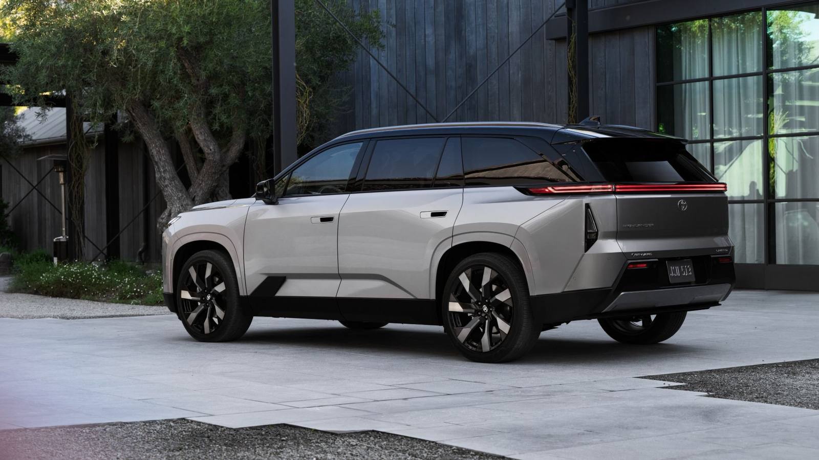 Highlander EV XLE 77 kWh AWD