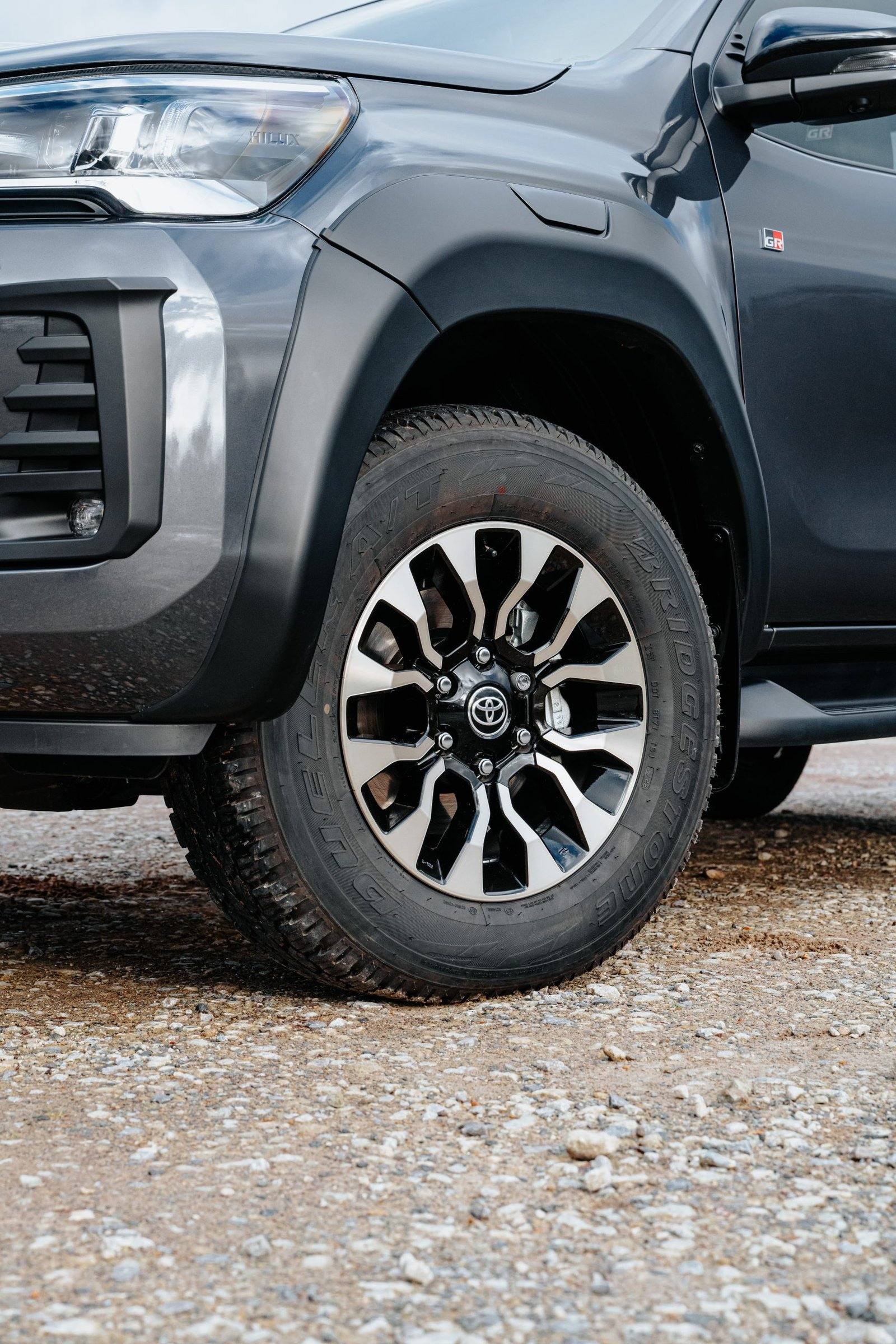 AN120 2.8 GR Sport 48V Mild Hybrid