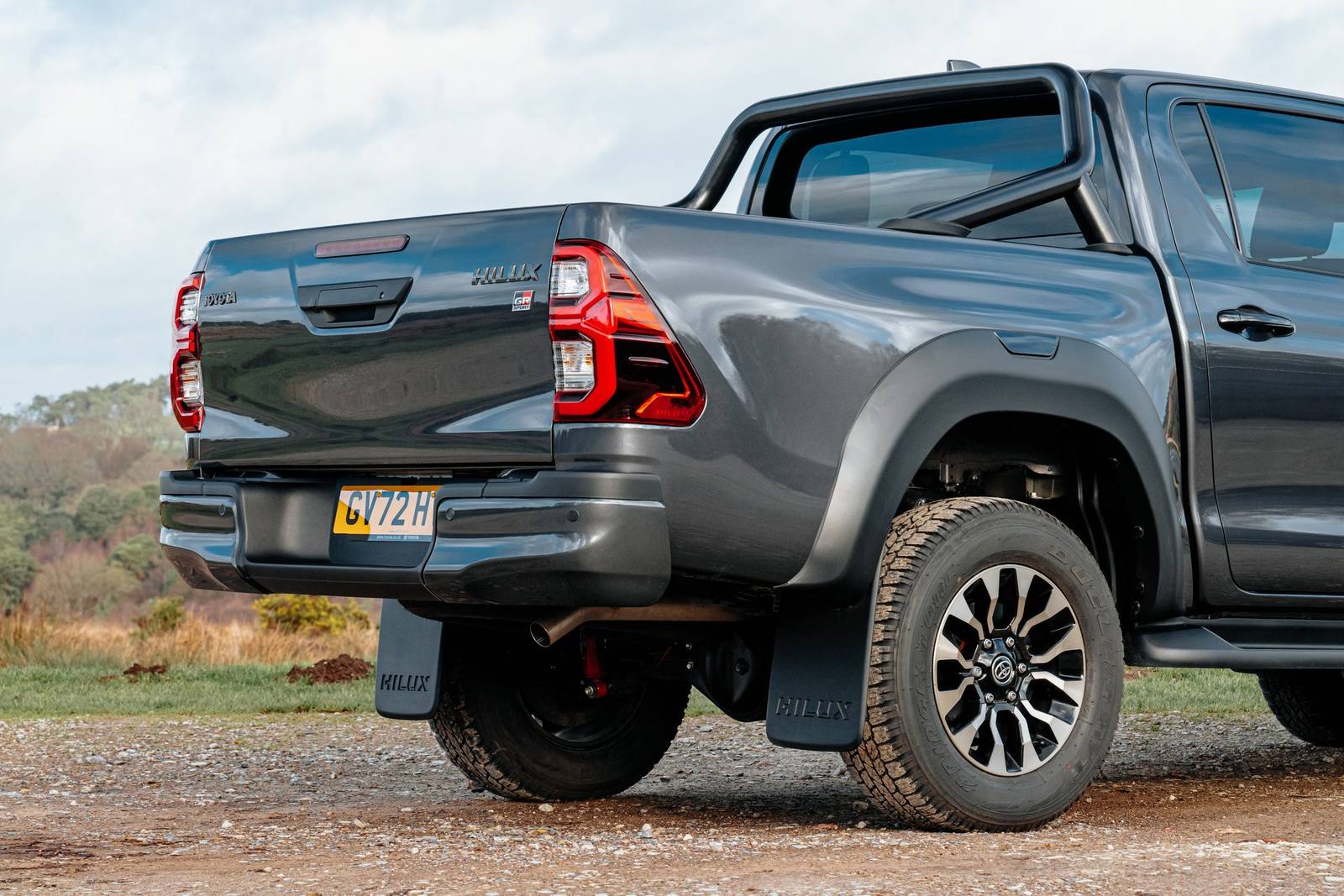 AN120 2.8 GR Sport 48V Mild Hybrid