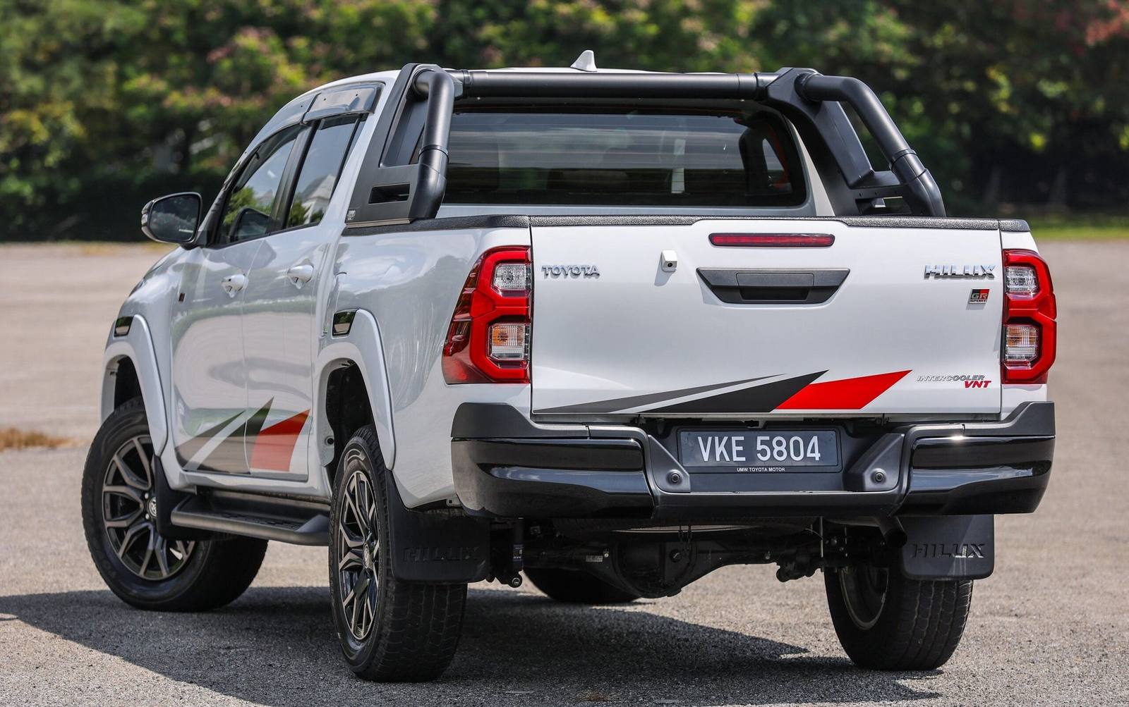 AN120 2.8 GR Sport