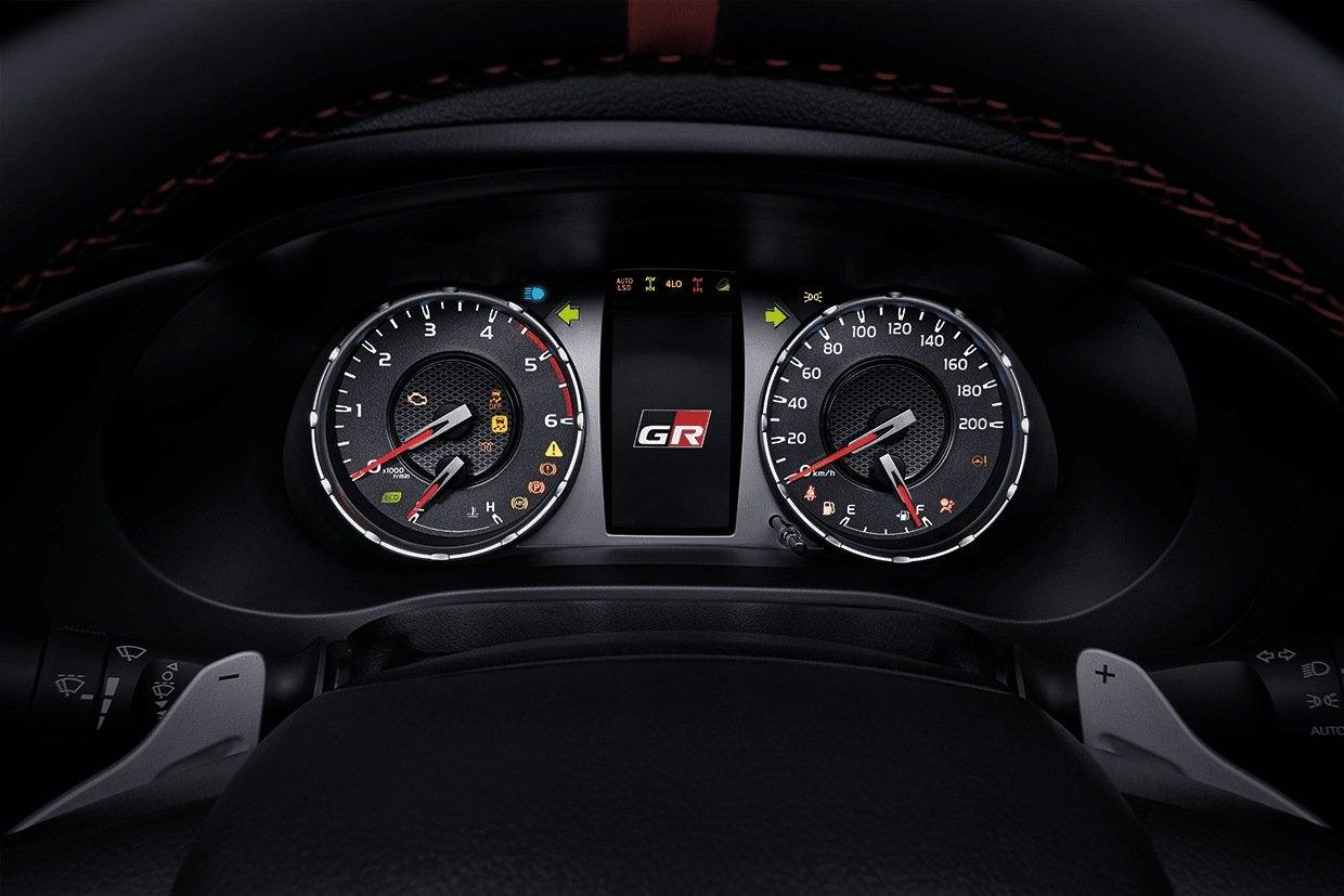 AN120 2.8 GR Sport