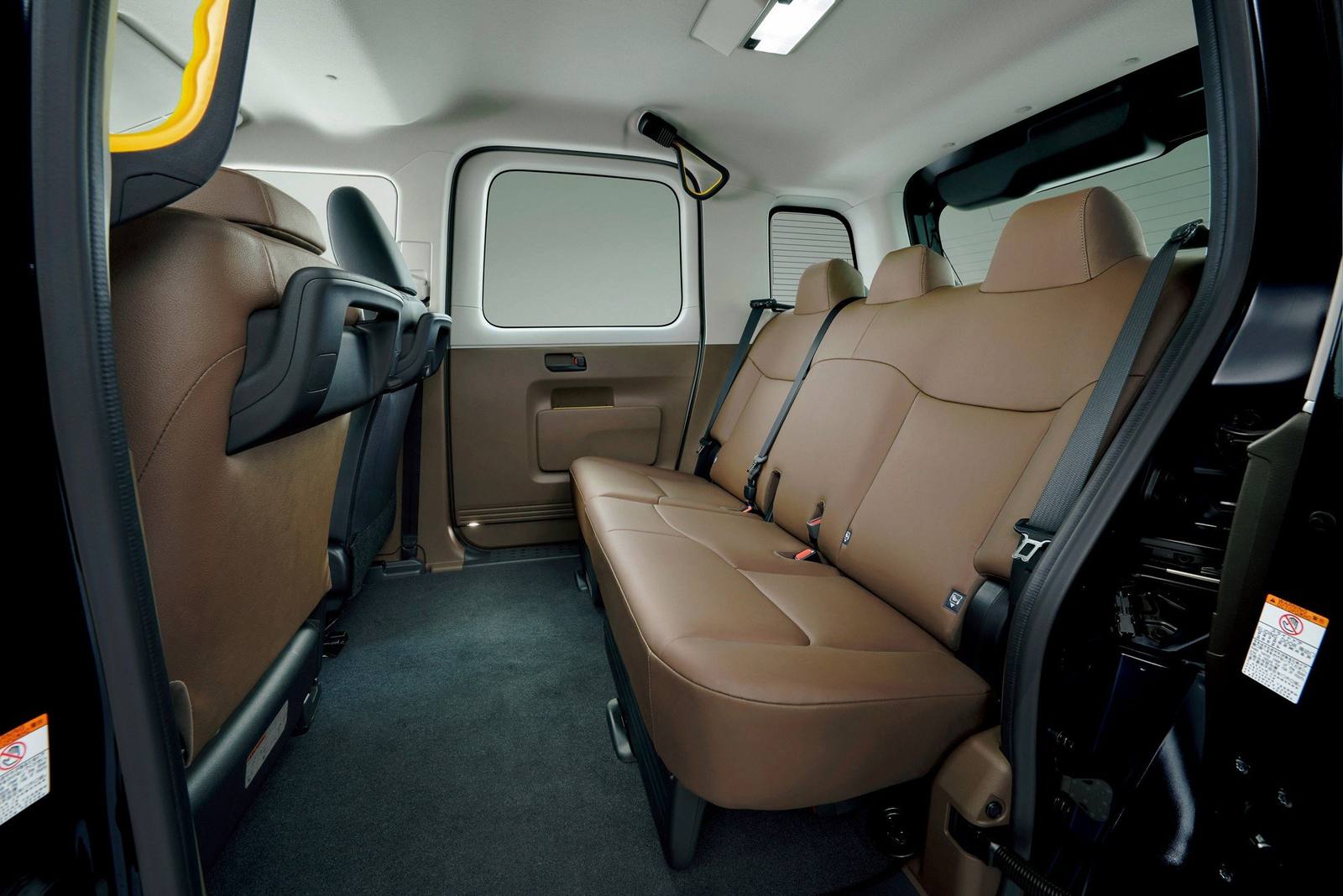 JPN Taxi 1.5 LPG Hybrid