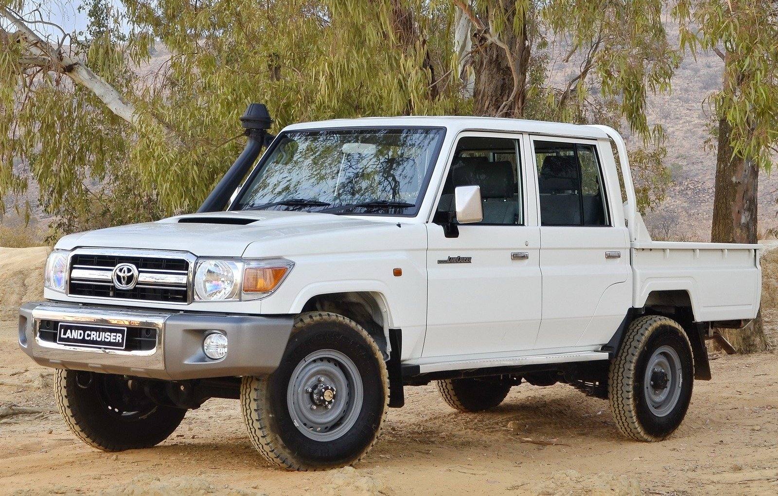VDJ79 4.5 V8 Double Cab Pickup