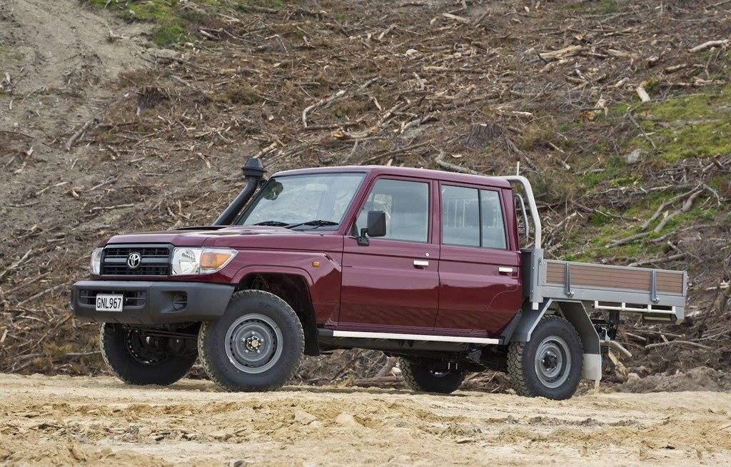 VDJ79 4.5 V8 Double Cab Pickup