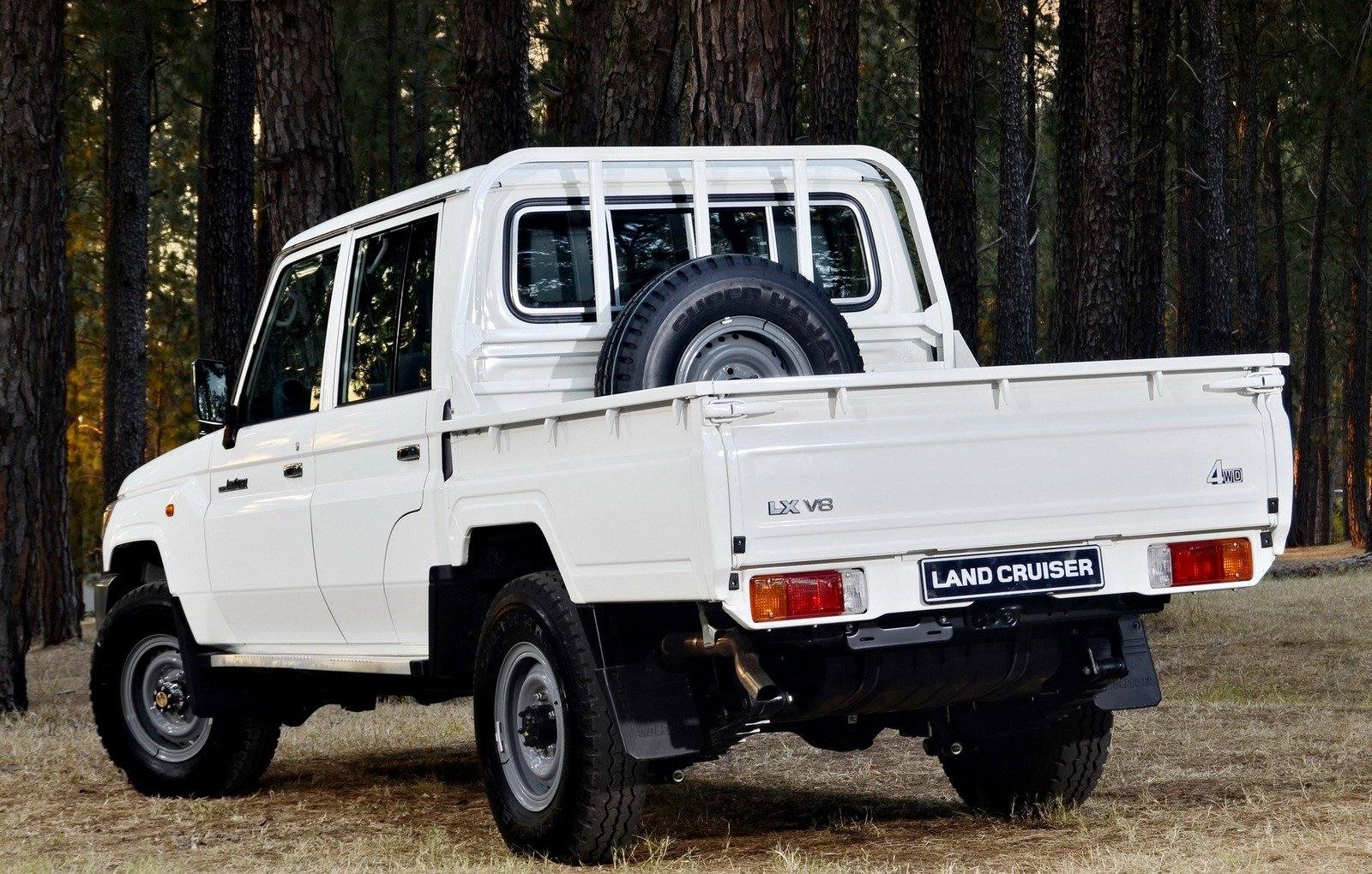 VDJ79 4.5 V8 Double Cab Pickup
