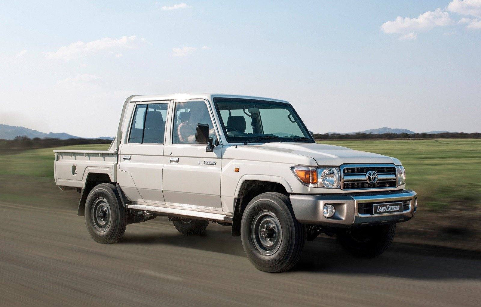 VDJ79 4.5 V8 Double Cab Pickup