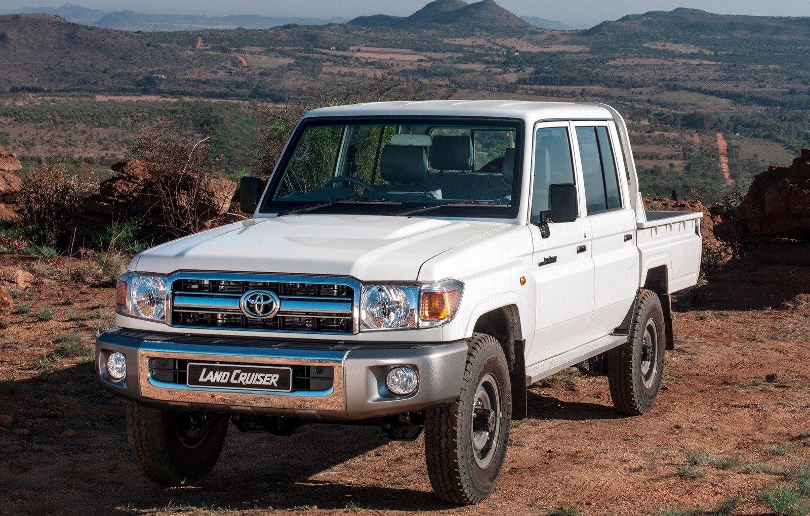 VDJ79 4.5 V8 Double Cab Pickup