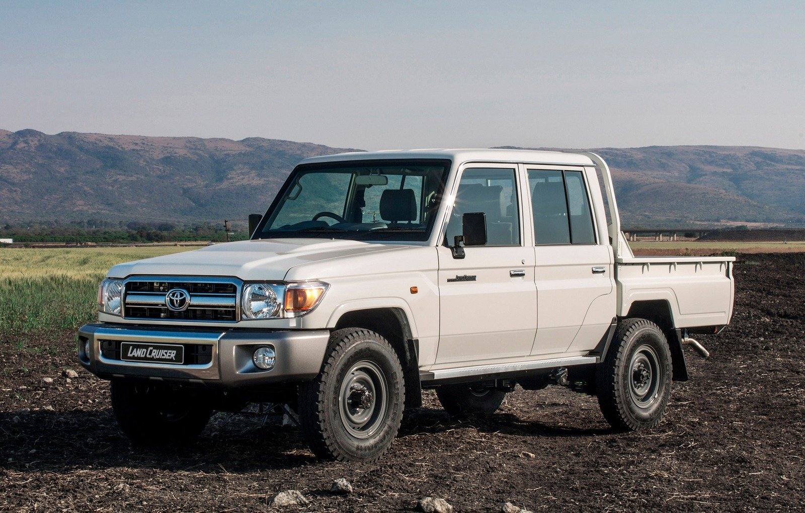 VDJ79 4.5 V8 Double Cab Pickup