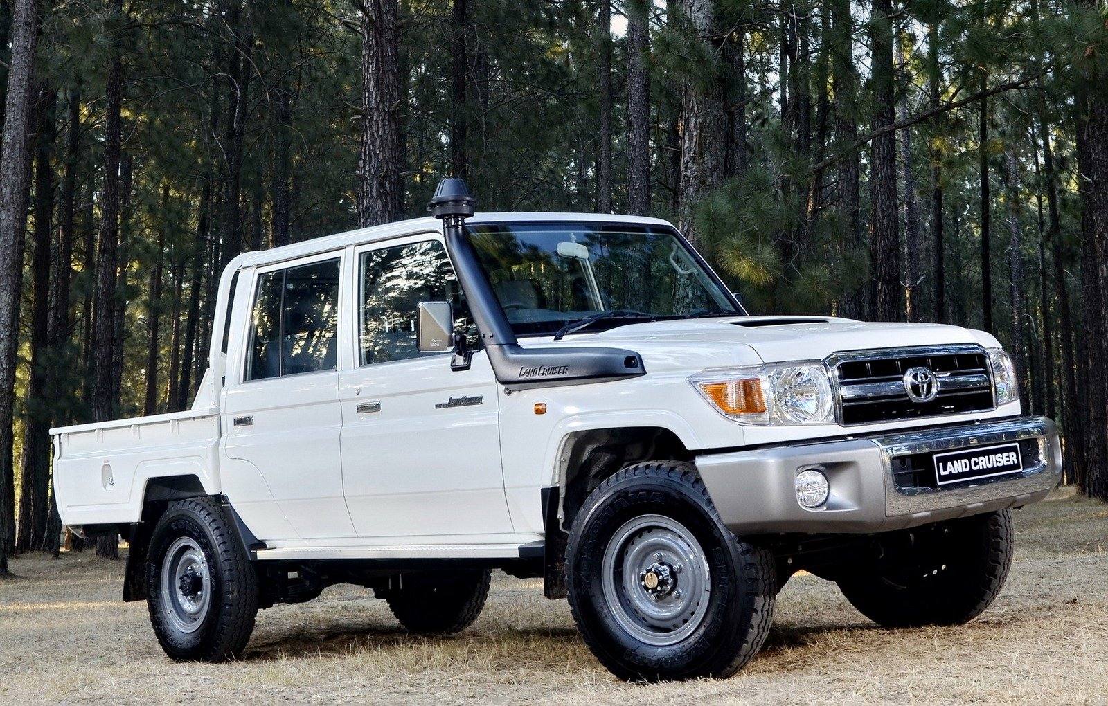 VDJ79 4.5 V8 Double Cab Pickup