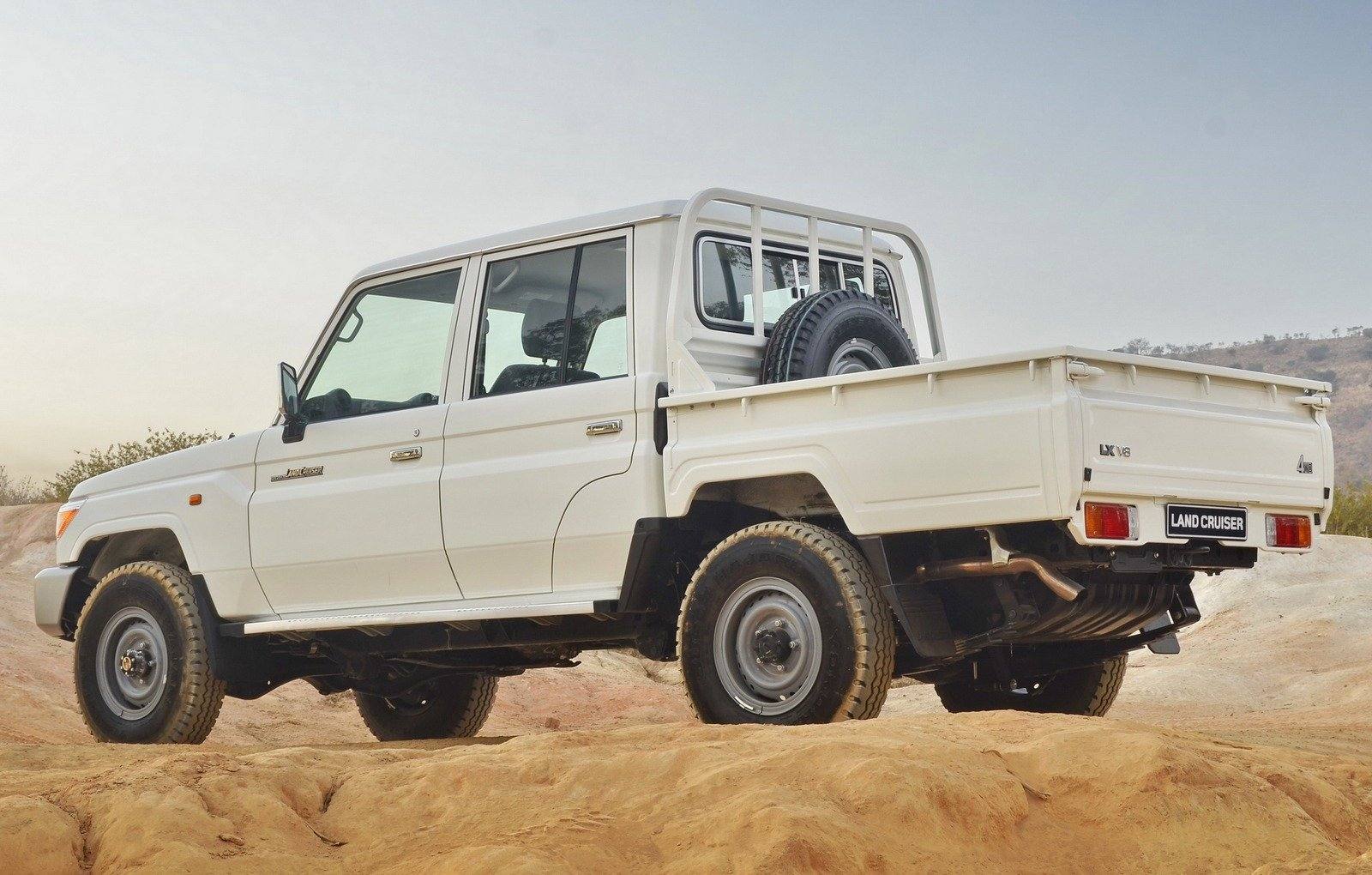 VDJ79 4.5 V8 Double Cab Pickup