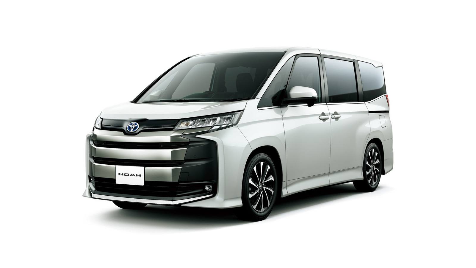 Noah Hybrid E-Four (R90)