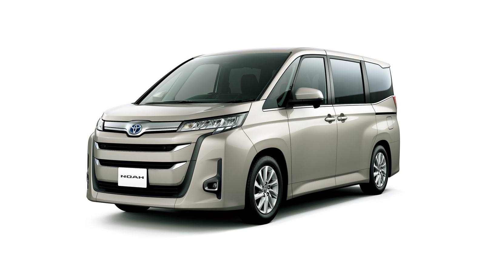 Noah Hybrid E-Four (R90)