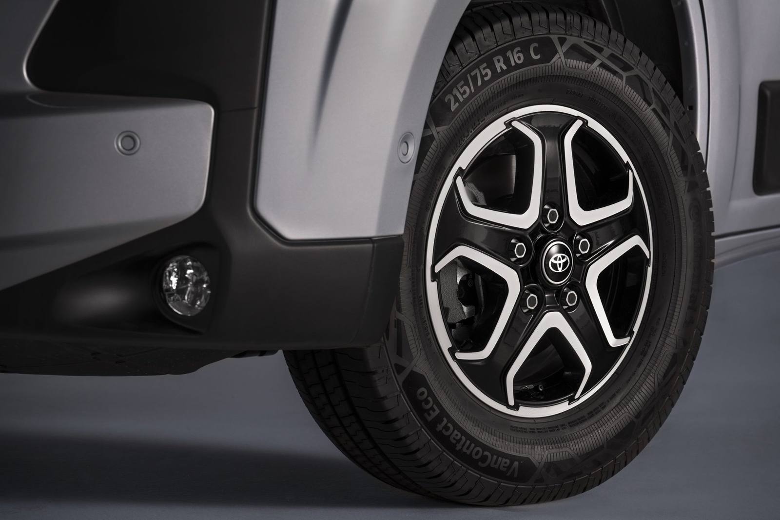 Proace Max 2.2 D-4D 140
