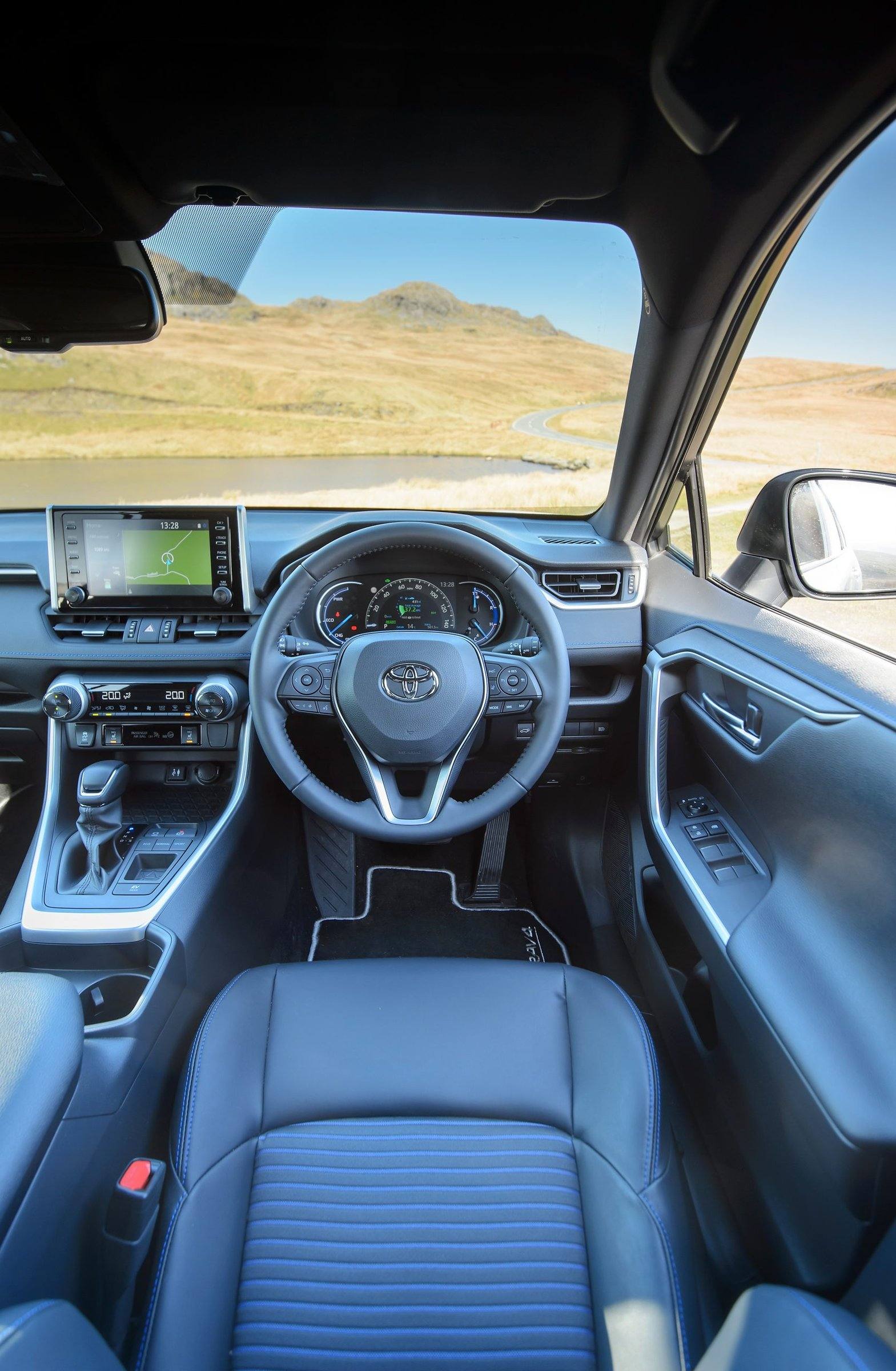 XA50 2.5 Hybrid FWD (EU)