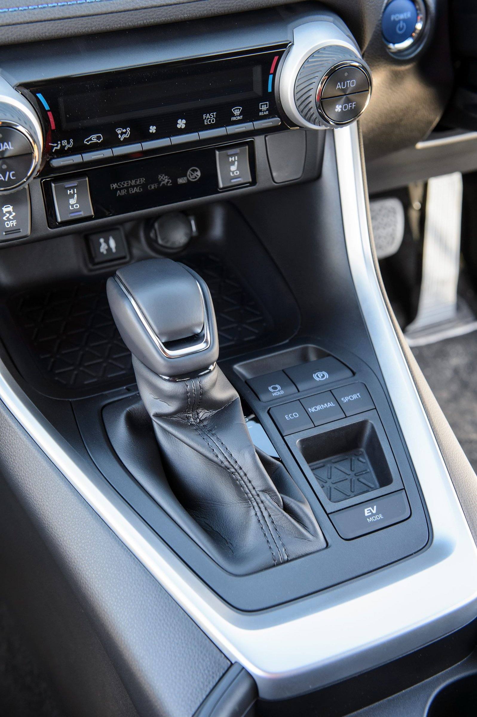XA50 2.5 Hybrid FWD (EU)