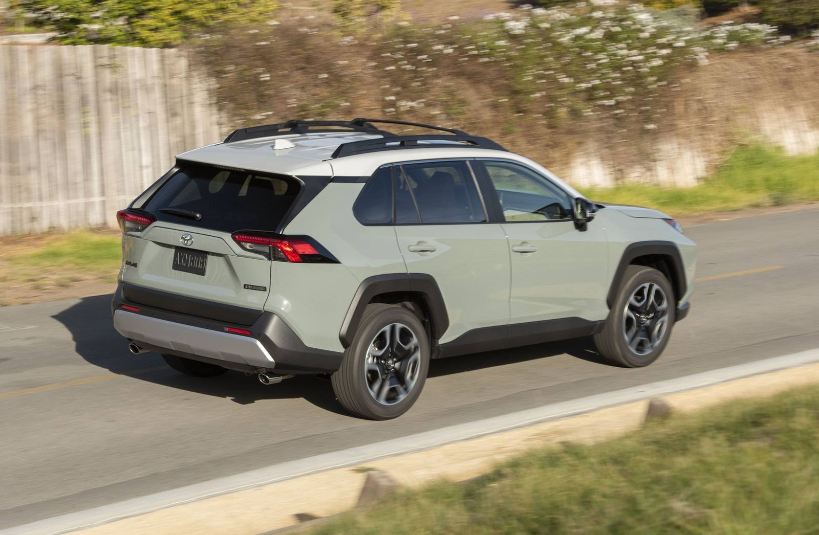 XA50 2.5 Hybrid AWD-i (US)